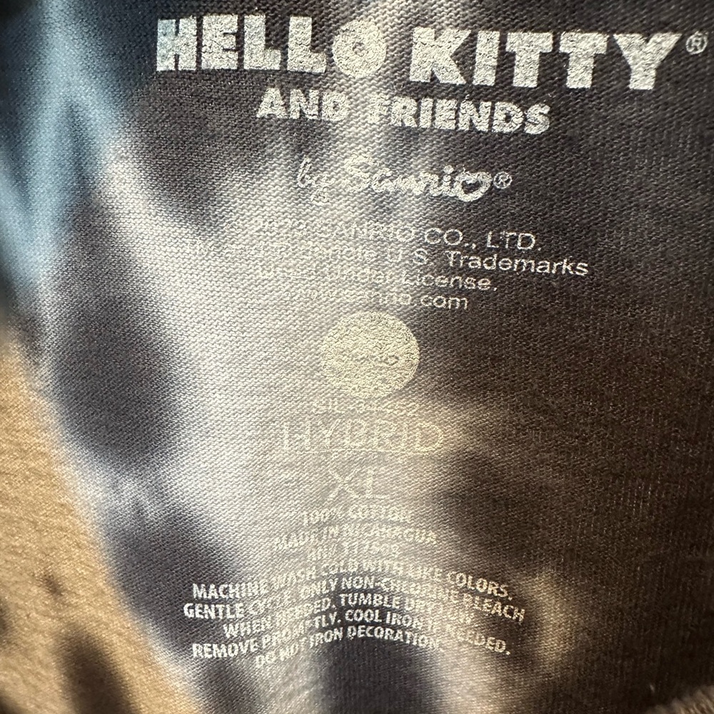 Hello Kitty Tee - Picture 6 of 6